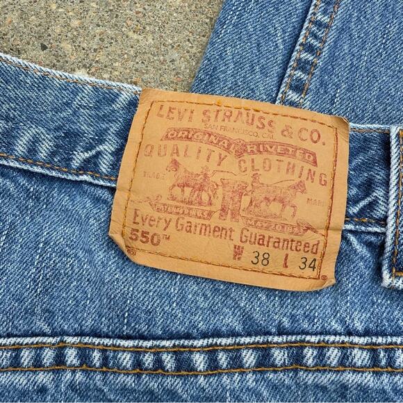 Vintage Y2K Levi's 550 Relaxed Fit Men's Blue Dad Denim Jeans 38x34 - Picture 4 of 13